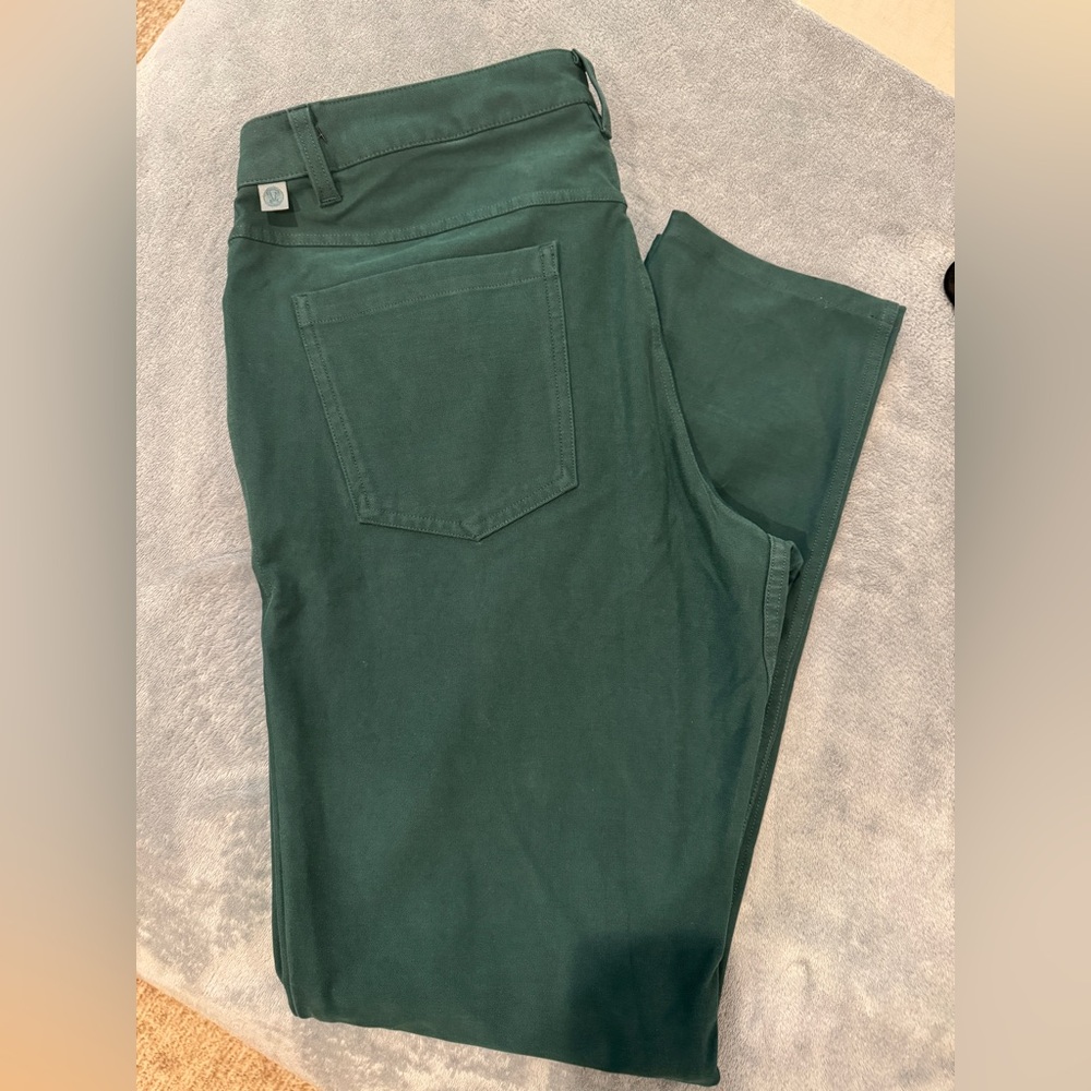 Men’s Lululemon Teal Dark Green Pants sz 33